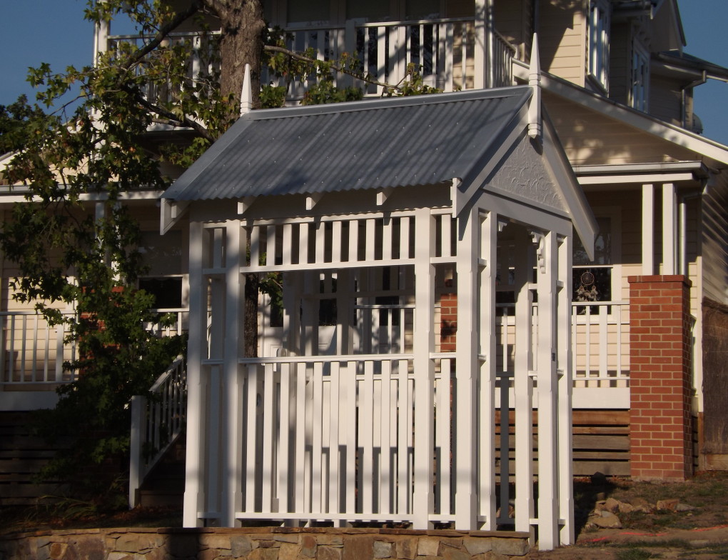 Wooden_Gatehouse_Corrugated_Roof